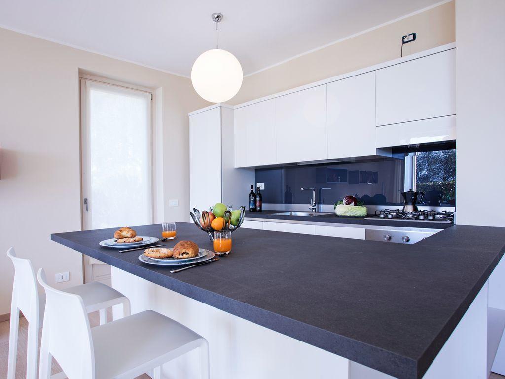 Ossuccio Grande C Home With Pool Sleeps 12 By Italian Apartments Como Exterior photo