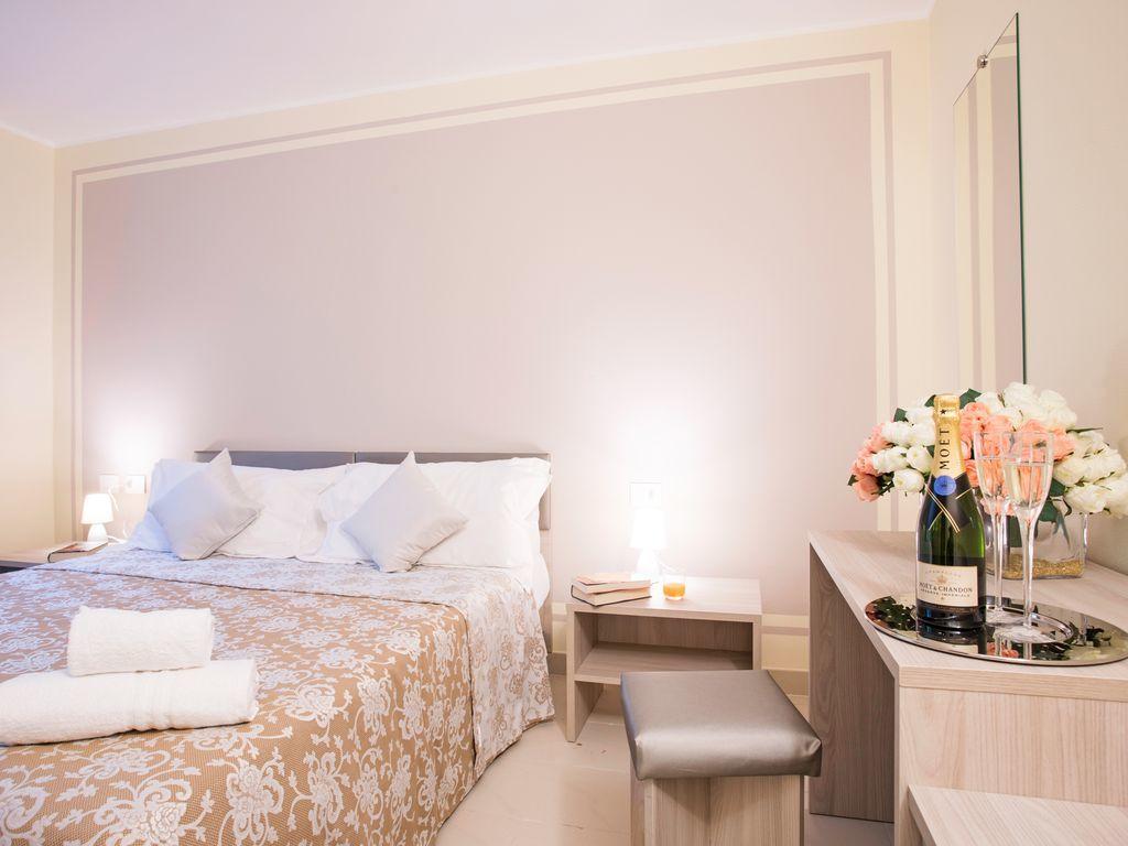 Ossuccio Grande C Home With Pool Sleeps 12 By Italian Apartments Como Exterior photo