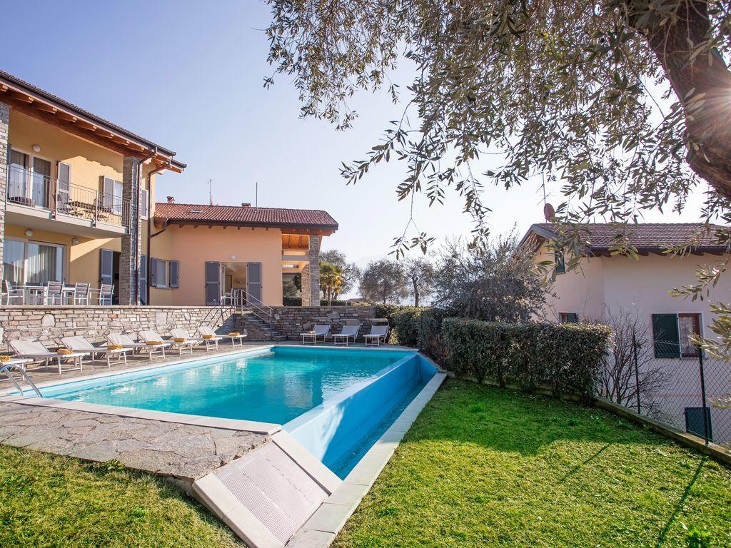 Ossuccio Grande C Home With Pool Sleeps 12 By Italian Apartments Como Exterior photo
