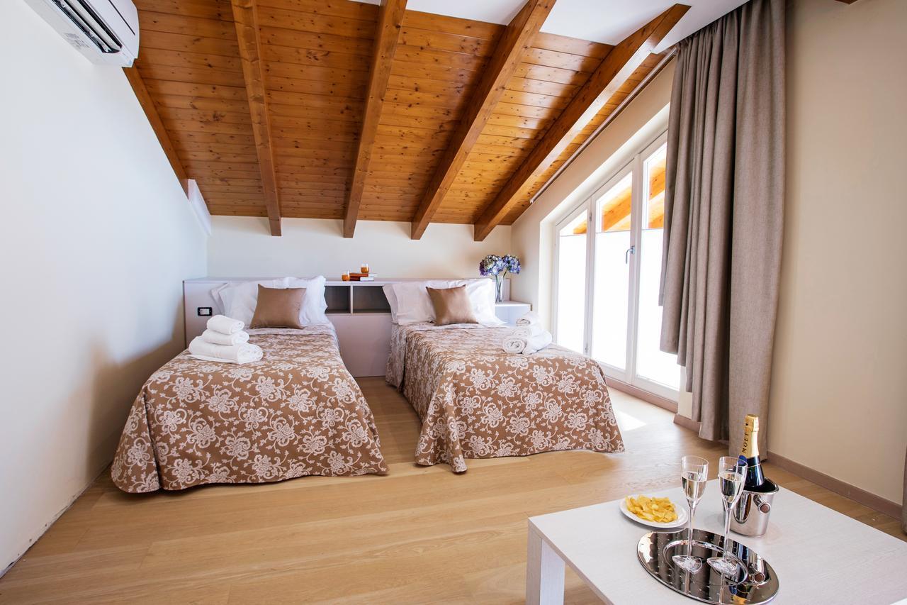 Ossuccio Grande C Home With Pool Sleeps 12 By Italian Apartments Como Exterior photo