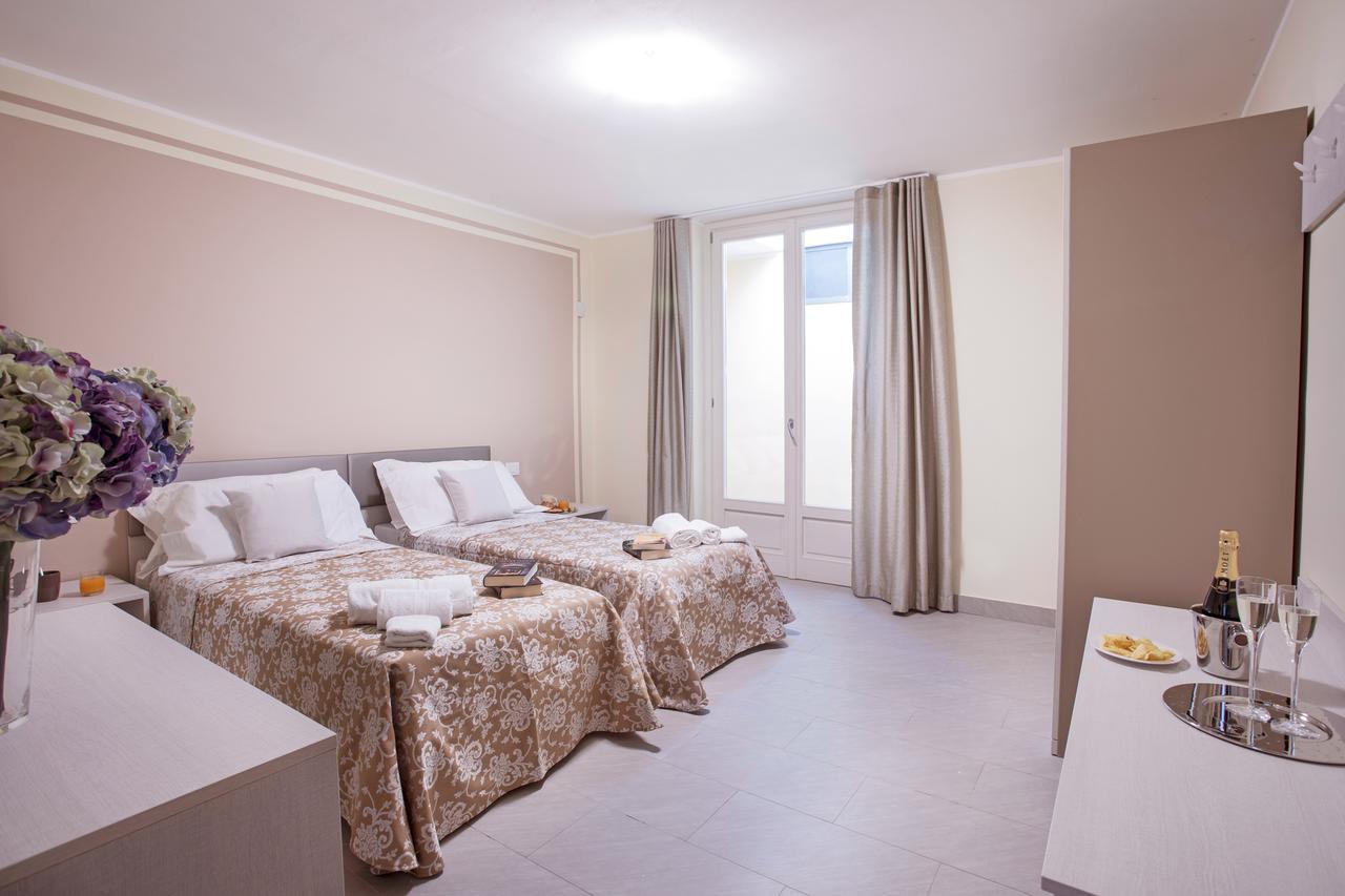 Ossuccio Grande C Home With Pool Sleeps 12 By Italian Apartments Como Exterior photo